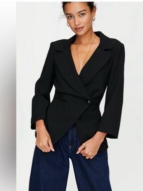 Aritzia Wilfred Selina Blazer Black Size 6 Tailored Peplum Structured Jacket